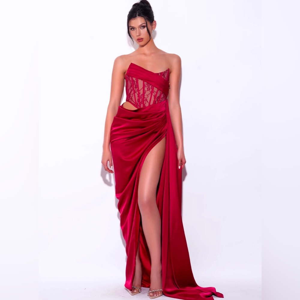 Miss Circle Callie Red Lace Gown